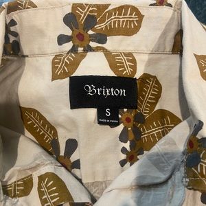 Men’s Size S-fits like M